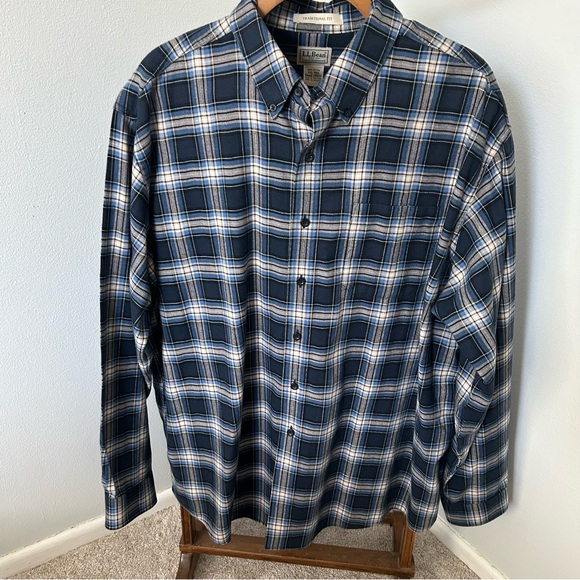 L.L. Bean Men's Navy and Cream Plaid Shirt - Picture 2 of 5